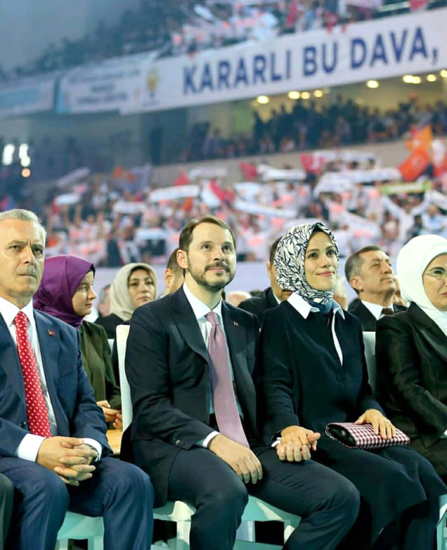 AK Parti Olağan Kongresi'ni Berat Albayrak ve Eşi El Ele İzledi