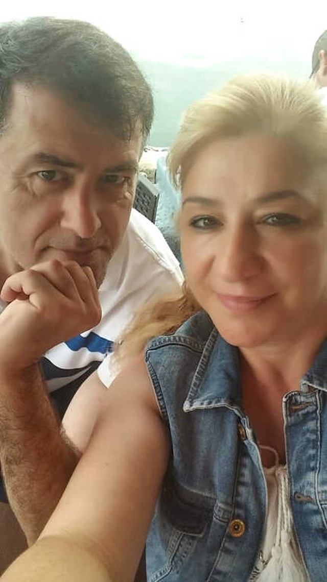 Kavga Eden Anne ve Babasını Ayırmak İçin Araya Giren Genç, Boğazından Bıçaklandı