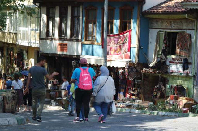 Bursa'daki Otelleri Arap Turistler Doldurdu, Para Saçıyorlar