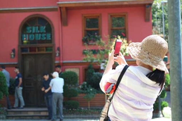 Bursa'daki Otelleri Arap Turistler Doldurdu, Para Saçıyorlar
