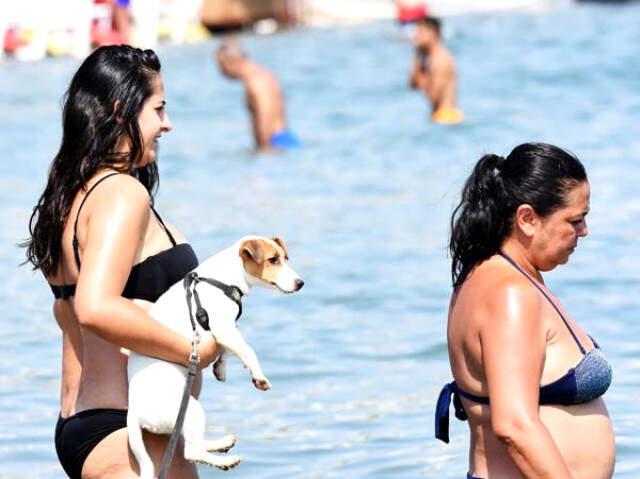 Çeşme, Bayramda Nüfusunun 25 Katı Misafir Ağırlıyor, Bodrum'da Adım Atacak Yer Yok