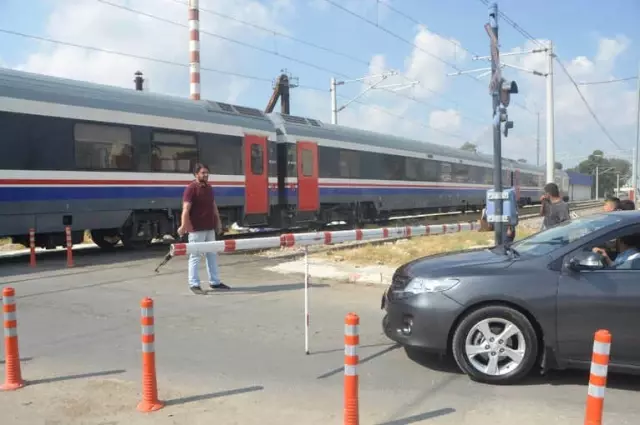 Lokomotif Çarpması Sonucu Hayatını Kaybeden Gencin Ölümünde 'İhmal' İddiası