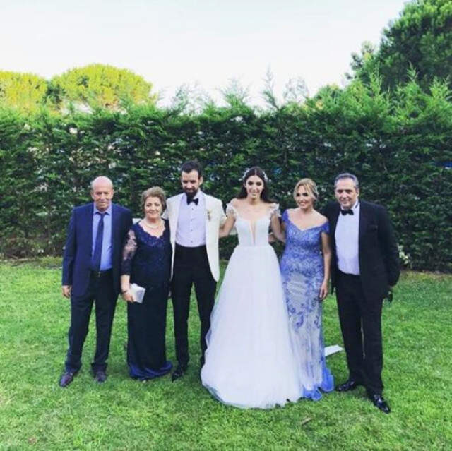 Yavuz Bingöl'ün Kızı Türkü Bingöl Dünya Evine Girdi Yavuz Bingöl'ün Kızı Türkü Bingöl Dünya Evine Girdi