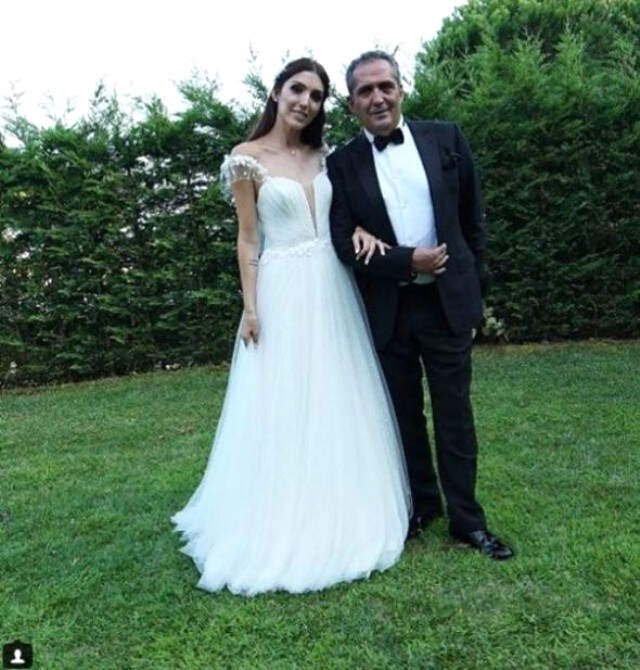 Yavuz Bingöl'ün Kızı Türkü Bingöl Dünya Evine Girdi Yavuz Bingöl'ün Kızı Türkü Bingöl Dünya Evine Girdi