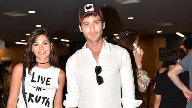 Seçkin Özdemir Sevgilisi Demet Özdemir'e 300 Adet Gül Yolladı Seçkin Özdemir Sevgilisi Demet Özdemir'e 300 Adet Gül Yolladı