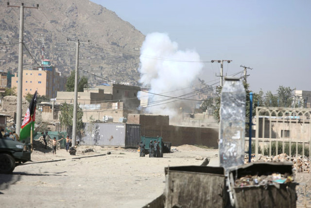 Afganistan'da, Canlı Yayında Cumhurbaşkanlığı Sarayı'na Saldırı!