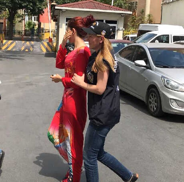 Polisi Karşısında Gören Fidyeci, Kadın Suç Ortağını Rehin Aldı