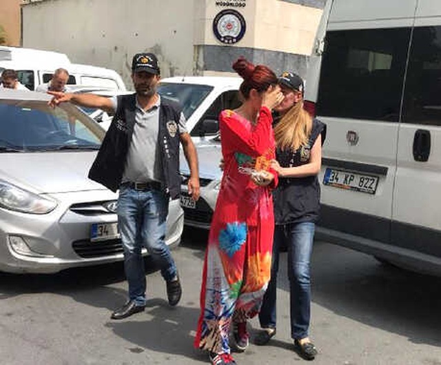 Polisi Karşısında Gören Fidyeci, Kadın Suç Ortağını Rehin Aldı