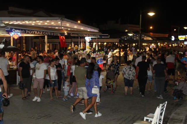 Balıkesir'in Cunda'da Adası'nda Bayram Tatilinde Adım Atacak Yer Kalmadı