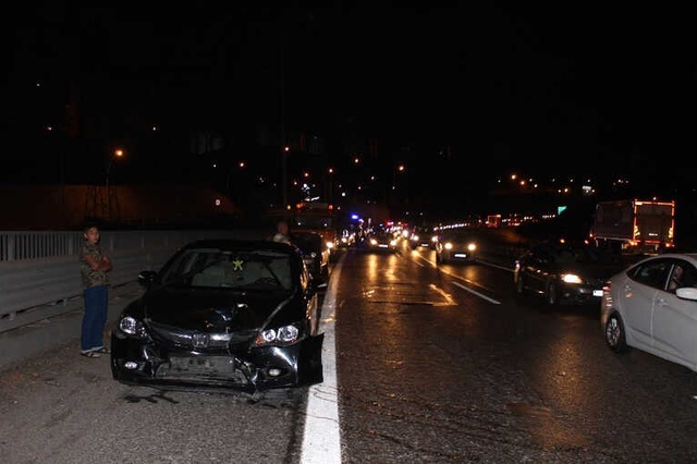 Alkollü Şoför TEM'de Zincirlemeye Kazaya Yol Açtı: 6 Yaralı