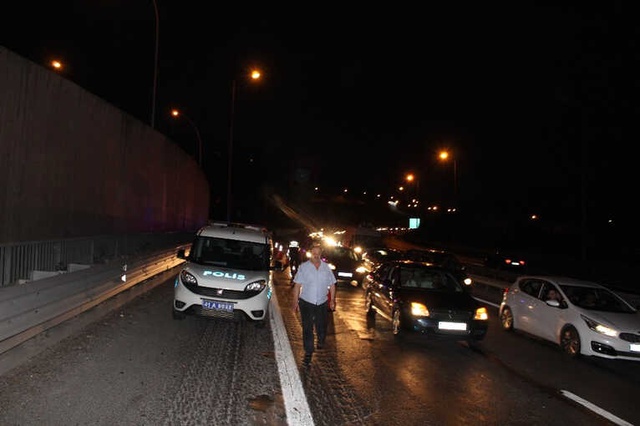 Alkollü Şoför TEM'de Zincirlemeye Kazaya Yol Açtı: 6 Yaralı