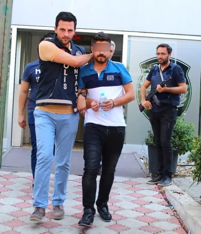 Rus Kadını Takip Edip Biber Gazıyla Gasp Etti, Ara Sokakta Yakalandı