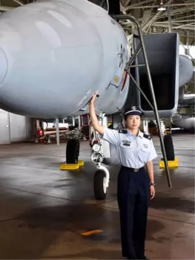 Japonya'nın İlk Kadın Savaş Uçağı Pilotu: Top Gun'ı İzlediğimden Beri Jet Pilotu Olmak İstiyordum