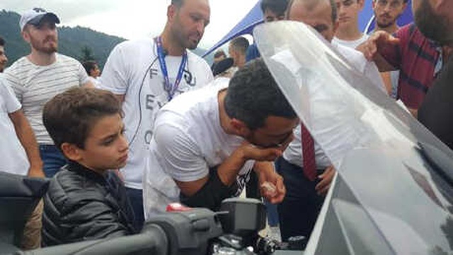 Ünlü Motosikletçi Kenan Sofuoğlu, Formulaz'da Böyle Kaza Yapmış