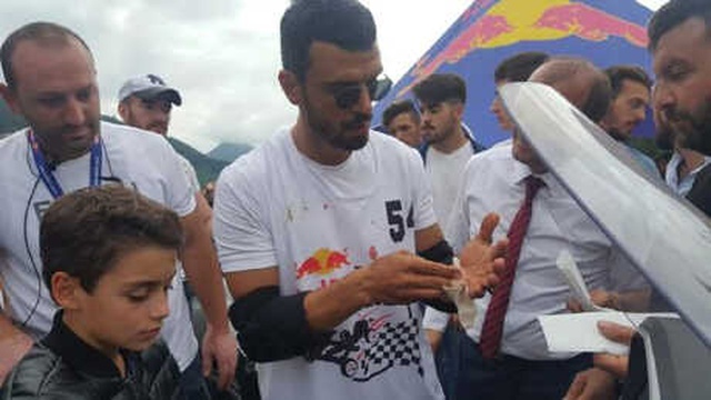 Ünlü Motosikletçi Kenan Sofuoğlu, Formulaz'da Böyle Kaza Yapmış