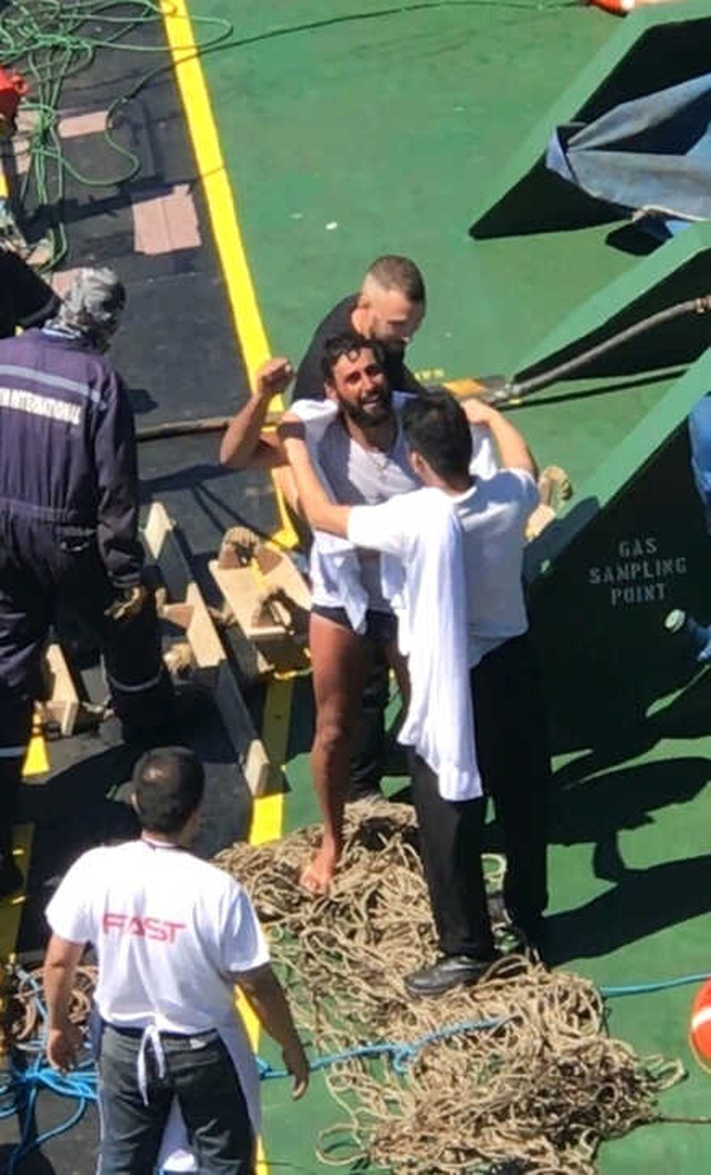Rus Çift Karadeniz'in Ortasında Günlerce Mahsur Kaldı