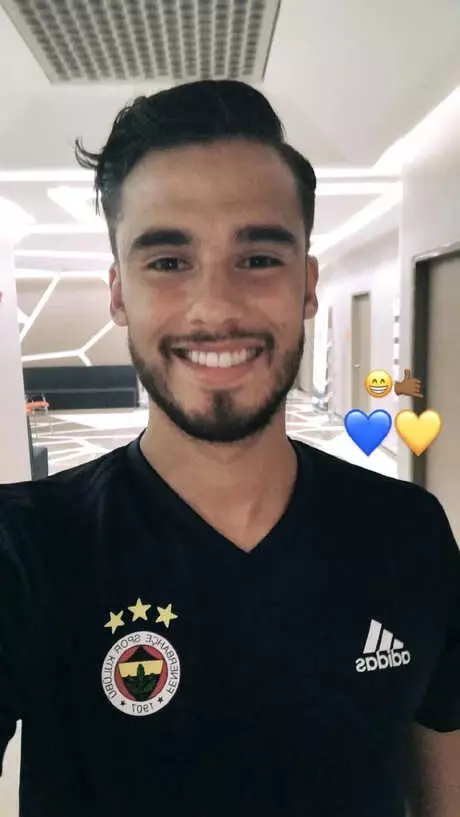 Diego Reyes, Fenerbahçe Tişörtüyle Fotoğrafını Paylaştı