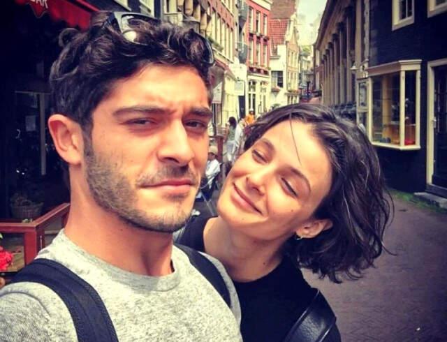 Oyuncu Burak Deniz, Eski Sevgilisi Büşra Develi ile Barıştıklarını Yalanladı Oyuncu Burak Deniz, Eski Sevgilisi Büşra Develi ile Barıştıklarını Yalanladı