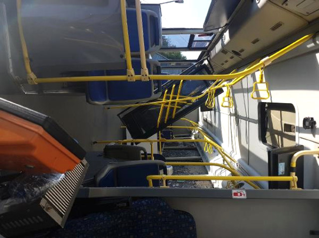 Sarıyer'de Kontrolden Çıkan Halk Otobüsü 5 Metre Yükseklikten Düşerek Devrildi : 1 Yaralı
