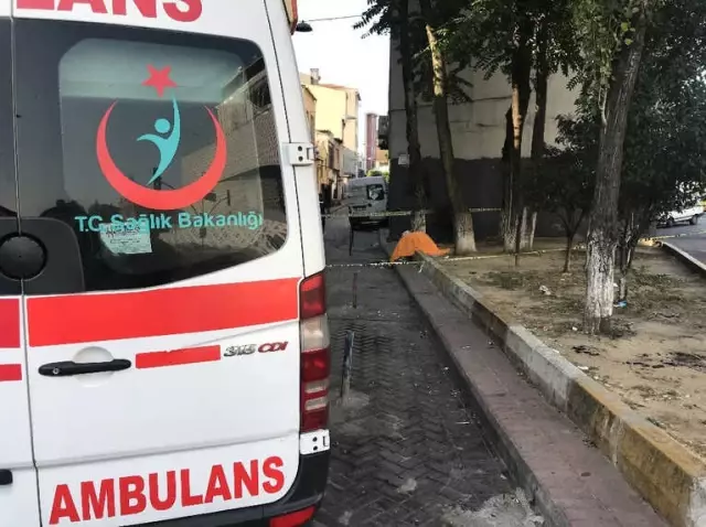 Beyoğlu'nda Madde Bağımlısı Şahıs Sokak Ortasında Ölü Bulundu