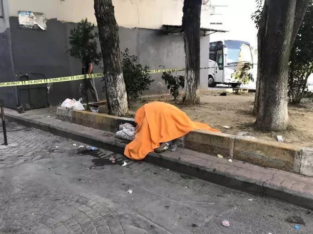 Beyoğlu'nda Madde Bağımlısı Şahıs Sokak Ortasında Ölü Bulundu