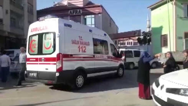Kimliği Belirsiz Kişiler Düğünde Biber Gazı Sıktı! 25 Kişi Hastaneye Kaldırıldı