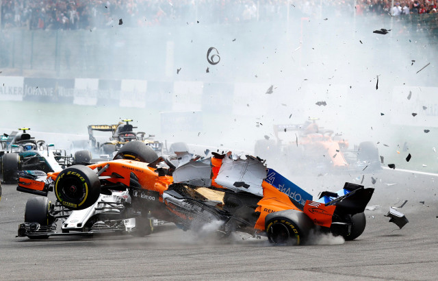 Formula 1 Pilotu Fernando Alonso, Kaza Geçirdi