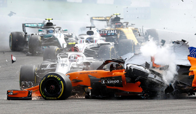 Formula 1 Pilotu Fernando Alonso, Kaza Geçirdi
