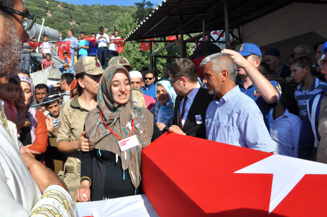 Şehit Damadını Son Yolculuğuna Uğurlayan Kayınpeder, PKK'ya İsyan Etti