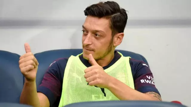 Arsenal Teknik Direktörü Emery: Özil'le Tartıştığımız İçin Kadroya Alınmadığı Doğru Değil