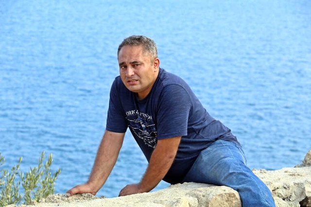 Eşini İntihara İnandırmak İçin Ana Haber Bültenine Çıkmak İstedi