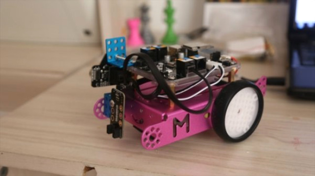 Eskişehir'de 10 Yaşındaki Küçük Mira, Fabrika İşçileri İçin Robot Geliştirdi