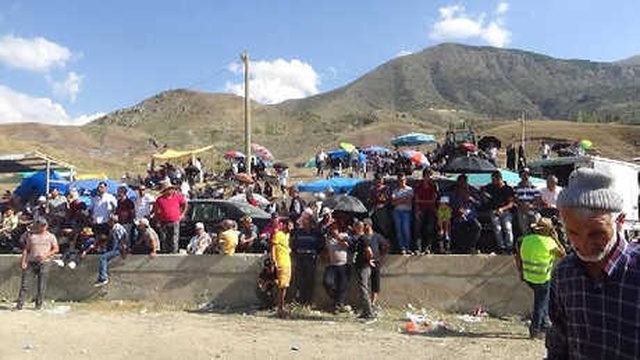Erzurum'da, Boğa Güreşinde Kavga Çıktı, Ortalık Savaş Alanına Döndü