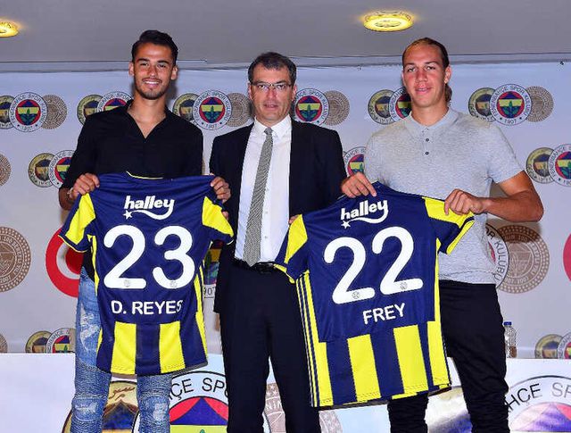 Fenerbahçe'de Michael Frey ile Diego Reyes İmzayı Attı