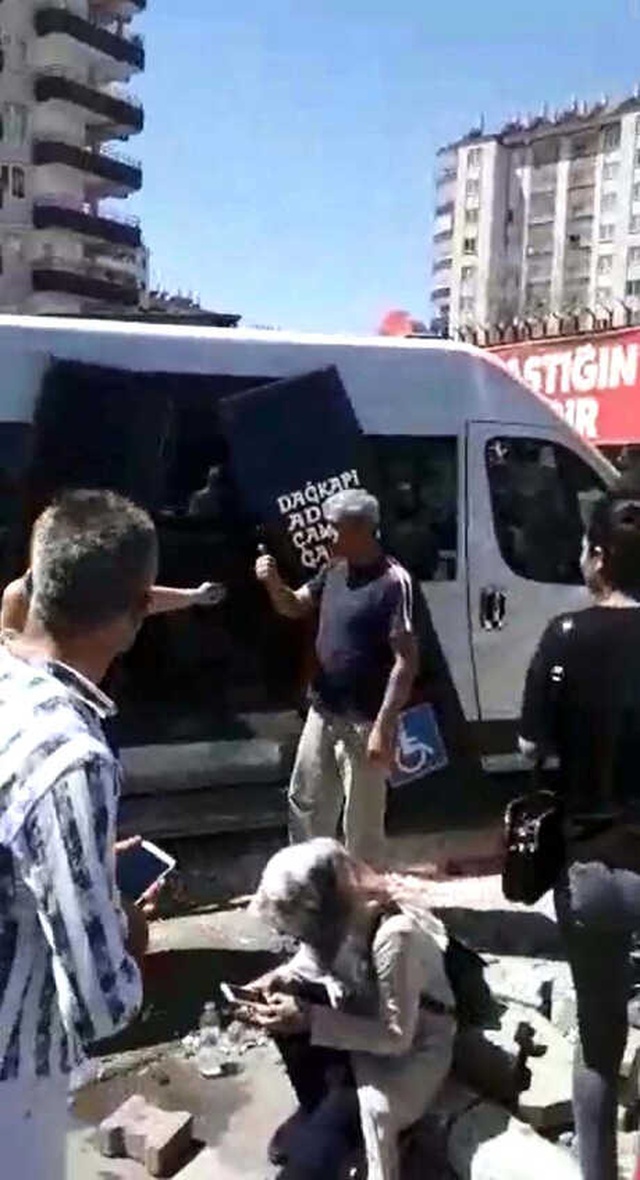İnsanlığın Bittiği An! Yaralılar Can Derdindeyken, Hırsız Ava Çıktı