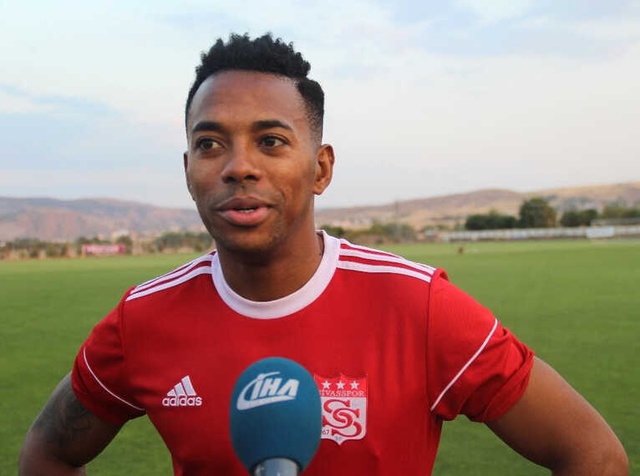 Sivasspor'un Brezilyalı Yıldızı Robinho: Var Sistemi Futbolun Güzelliğini Örtüyor