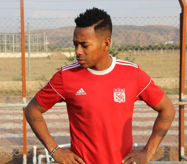 Sivasspor'un Brezilyalı Yıldızı Robinho: Var Sistemi Futbolun Güzelliğini Örtüyor