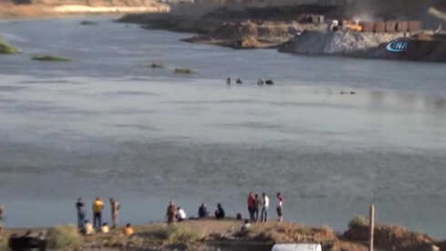 Dicle Nehri'ne Giren 2 İşçi Akıntıda Kayboldu