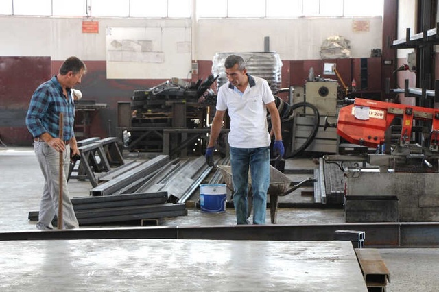 Koyun Otlattığı Çayıra Fabrika Kuruyor
