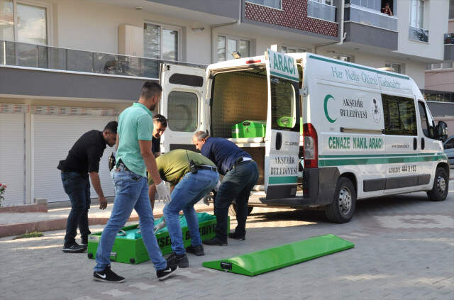 Namaz Kılmak İçin Camiye Gelen Vatandaşlar, Tuvalette Ceset Buldu Namaz Kılmak İçin Camiye Gelen Vatandaşlar, Tuvalette Ceset Buldu