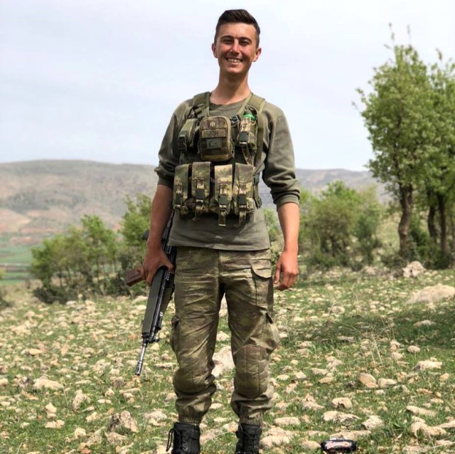 Batman'da Teröristlerle Girdiği Çatışmada Şehit Olan Askerin Zonguldak'taki Evine Ateş Düştü