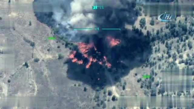 TSK, Kuzey Irtak'ta Mühimmat Yüklü Aracın Vurulma Anını Paylaştı TSK, Kuzey Irak'ta Mühimmat Yüklü Aracın Vurulma Anını Paylaştı