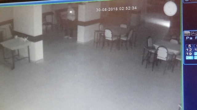 Aynı İş Yerine 2. Kez Giren Hırsızlar Para Bulamayınca <a class='keyword-sd' href='/cay/' title='Çay'>Çay</a> ve Şeker Çaldılar