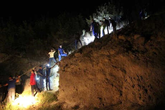 Psikolojik Sorunları Olduğu İddia Edilen Kadın, Çıktığı Kayalıklardan 12 Saatte Kurtarıldı