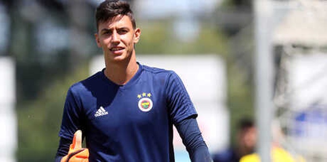 Fenerbahçe'nin 2,5 Milyon Euroya Aldığı Berke Özer, 3. Kaleci Oldu