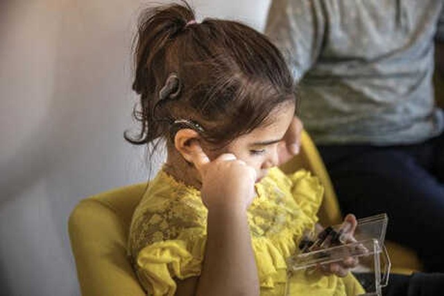 İşitme Cihazı Çalınan 3 Yaşındaki Hira Su, AHBAP Platformunun Desteğiyle Yeni Cihazına Kavuştu
