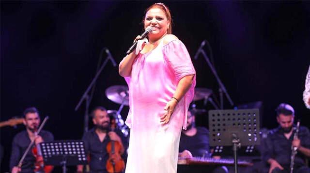 Eşinin İhanetiyle Sarsılan Kibariye, Konserde 