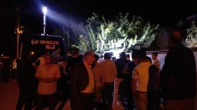 Konya'da Kar Maskeli Saldırganlar, Karı-Kocayı Pompalı Tüfekle Öldürüp, Kızlarını Yaraladı Konya'da Kar Maskeli Saldırganlar, Yaşlı Karı-Kocayı Pompalı Tüfekle Öldürüp, Kızlarını Yaraladı