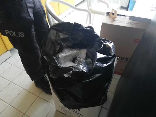 Gerçek Mesleği Kaportacı Olan Hacamatçının İş Yerine Baskın Yapıldı