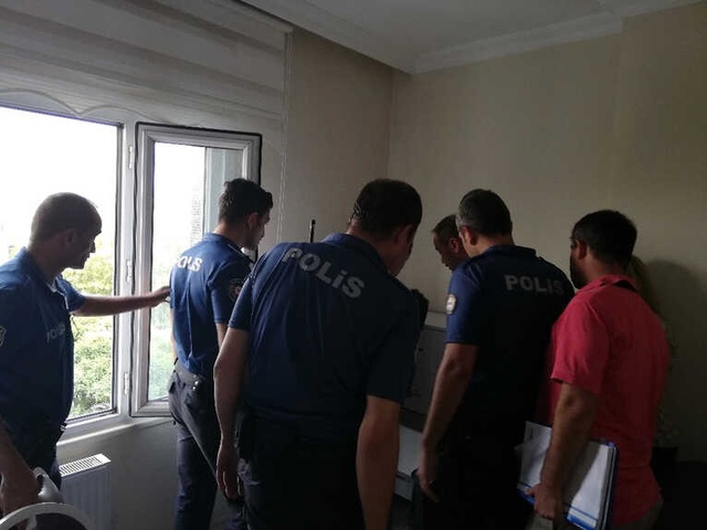 Gerçek Mesleği Kaportacı Olan Hacamatçının İş Yerine Baskın Yapıldı